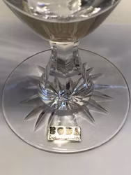 FRITZ KALLENBERG. Rödvinsglas, kristall, " Martin", Kosta Boda.