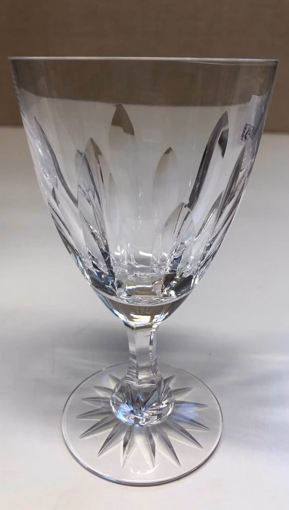 FRITZ KALLENBERG. Vitvinsglas, kristall, " Martin", Kosta Boda.