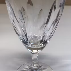 FRITZ KALLENBERG. Vitvinsglas, kristall, " Martin", Kosta Boda.