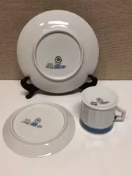 ARNOKLD KROG, KAFFEKOPP, FAT SAMT ASSIETT, porslin, "Blå Vifte", Royal Copenhagen, Denmark.