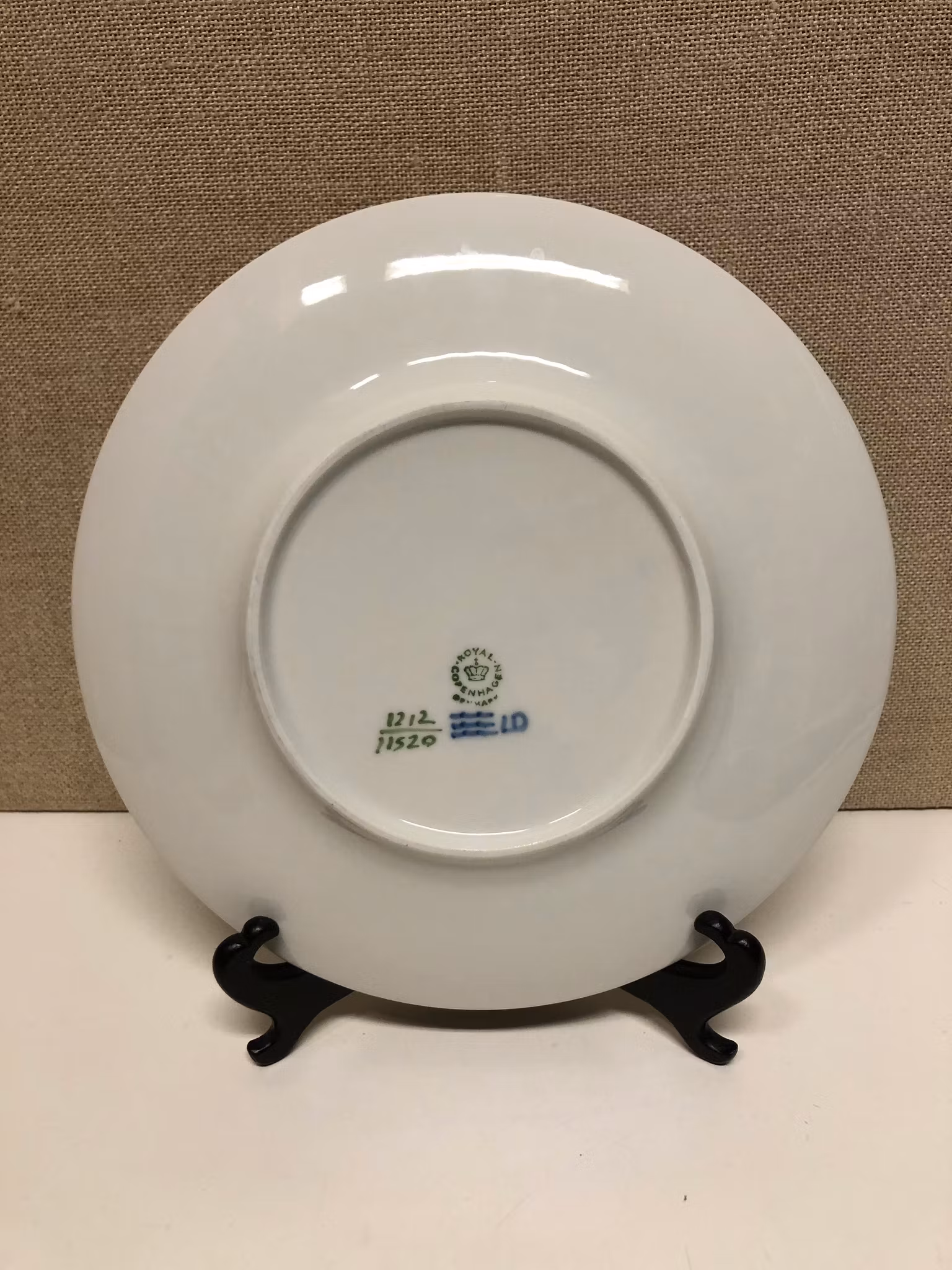ARNOLD KROG, ASSIETT, stor, porslin, "Blå Vifte", Royal Copenhagen, Denmark.