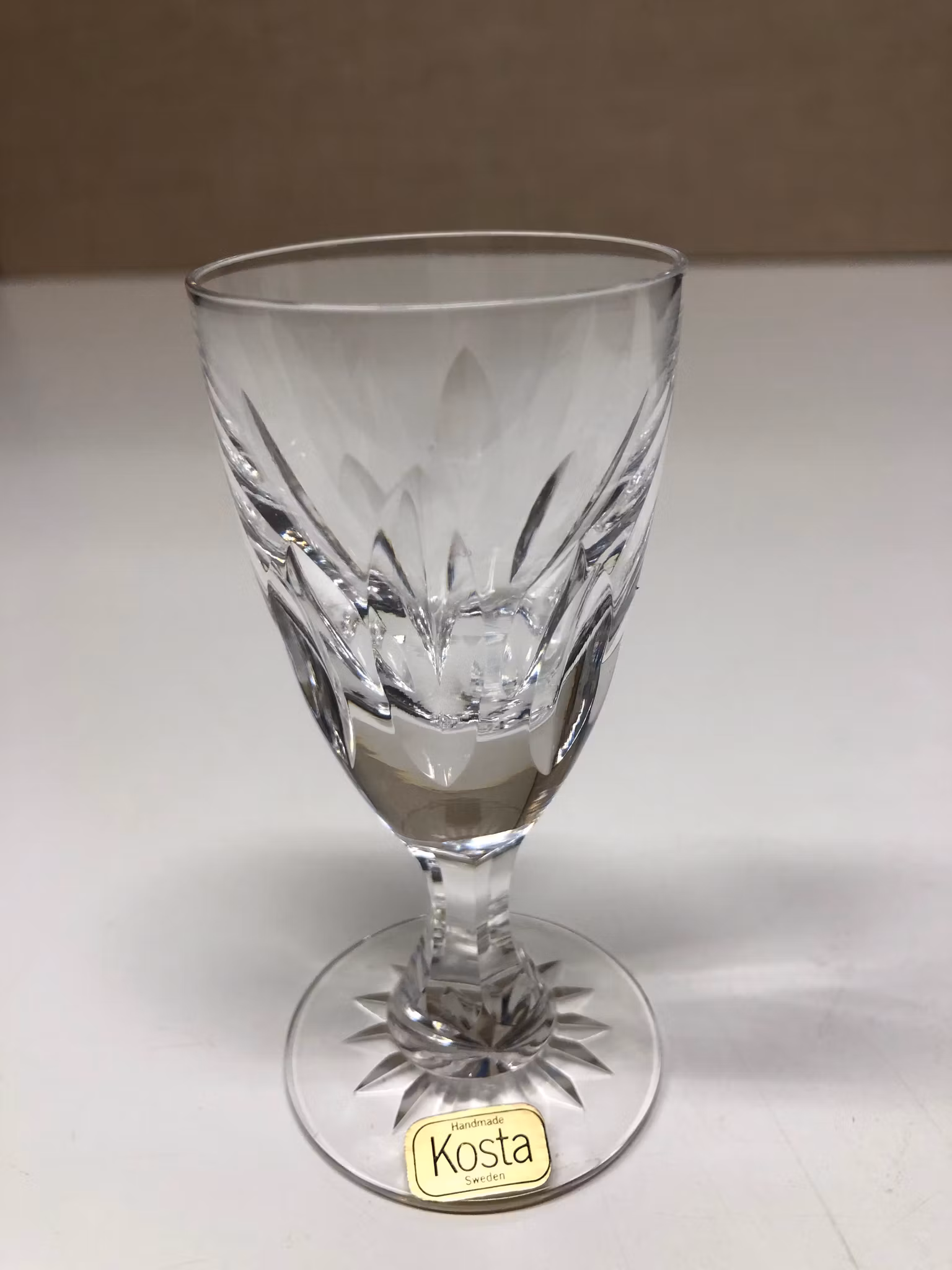 FRITZ KALLENBERG. Snapsglas, kristall, " Martin", Kosta Boda.