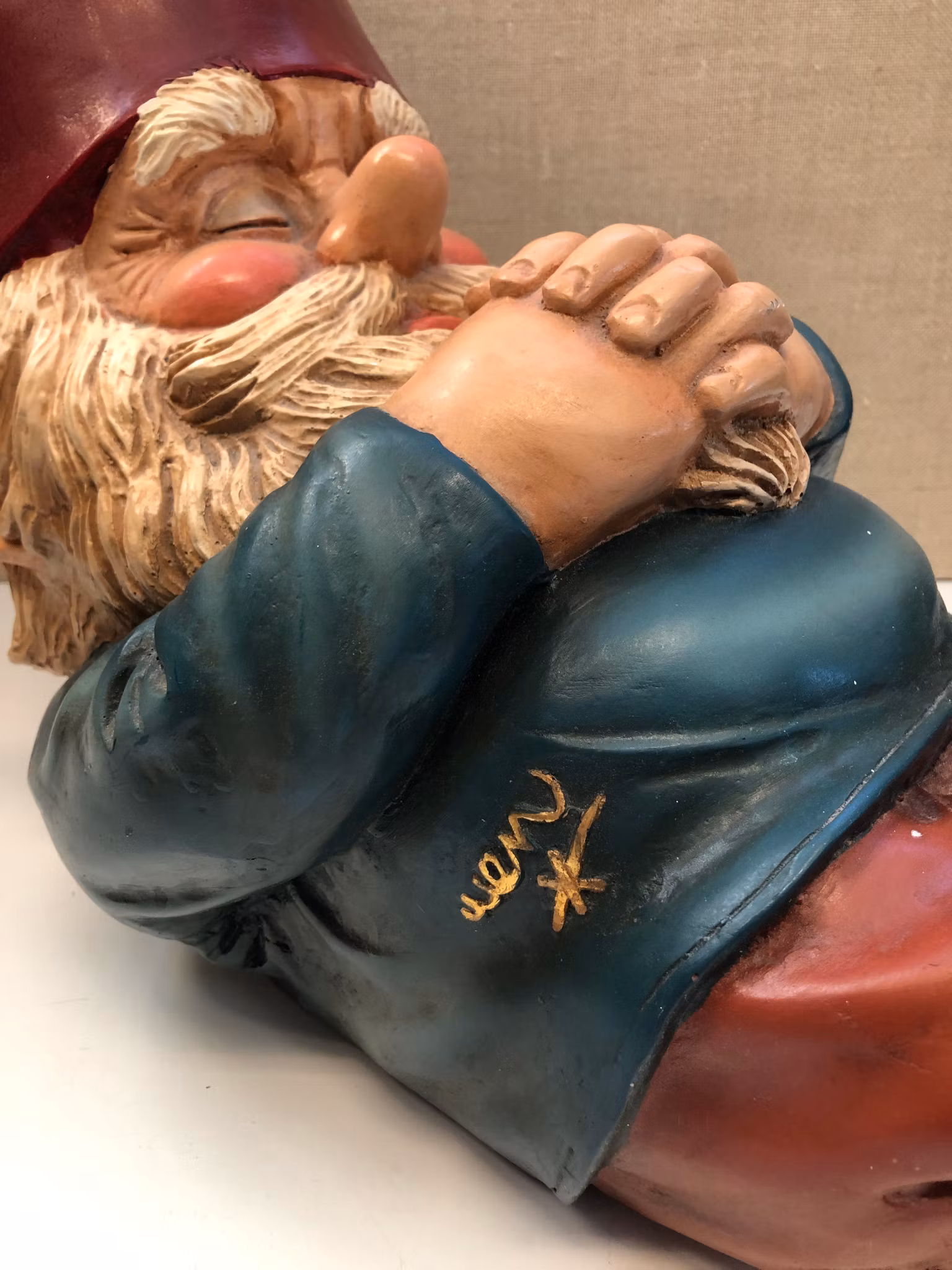 Rien Poortvliet, Sovande ”Tomte/ Gnome”,  komposit, Holland 1980-tal
