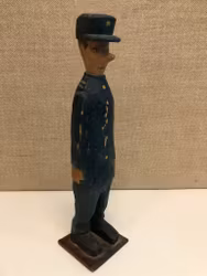 TRÄSKULPTUR, "Soldat", ekivok, 1900-talets mitt.