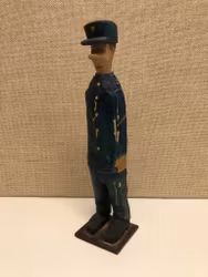 TRÄSKULPTUR, "Soldat", ekivok, 1900-talets mitt.