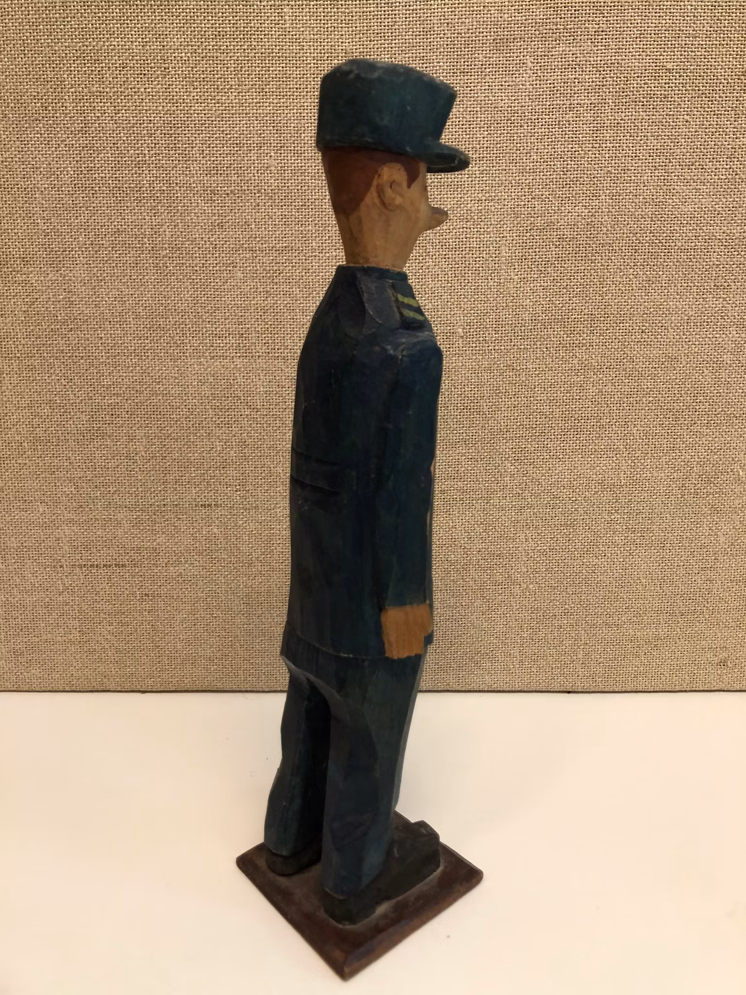 TRÄSKULPTUR, "Soldat", ekivok, 1900-talets mitt.