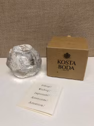 ANN WÄRFF. Ljuslykta, glas, " Snö boll", originalkartong, Kosta Boda.