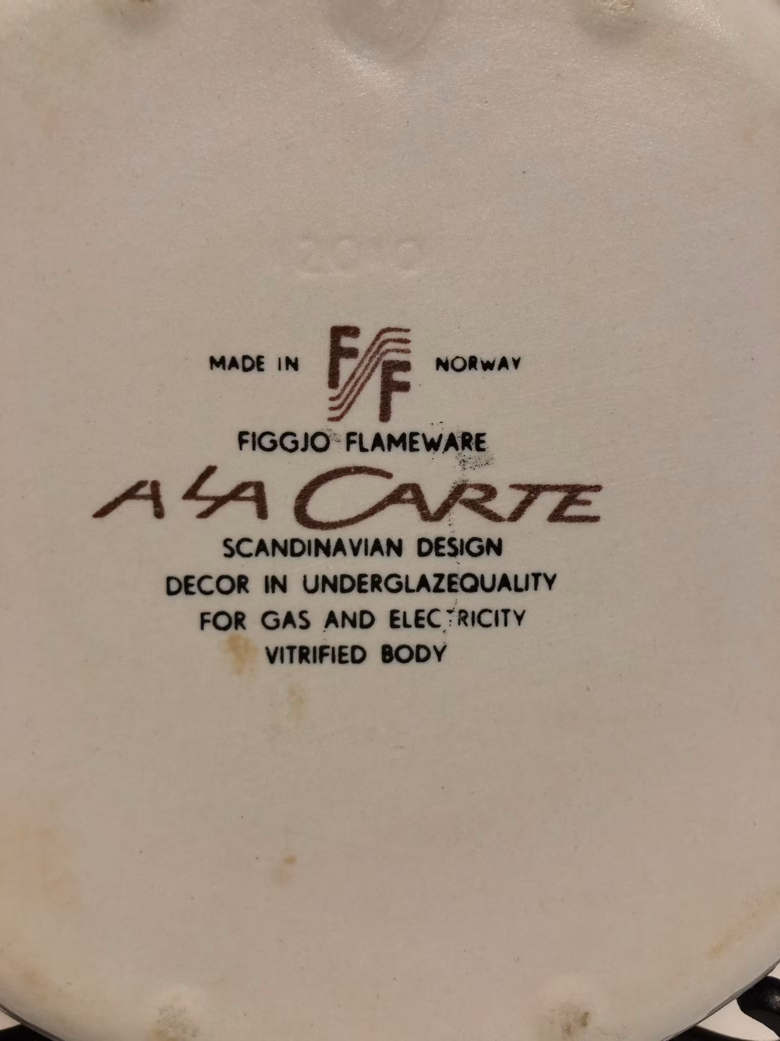 UPPLÄGGNINGSFAT, keramik, " Ala Carte", Figgjo Flameware, Norway.
