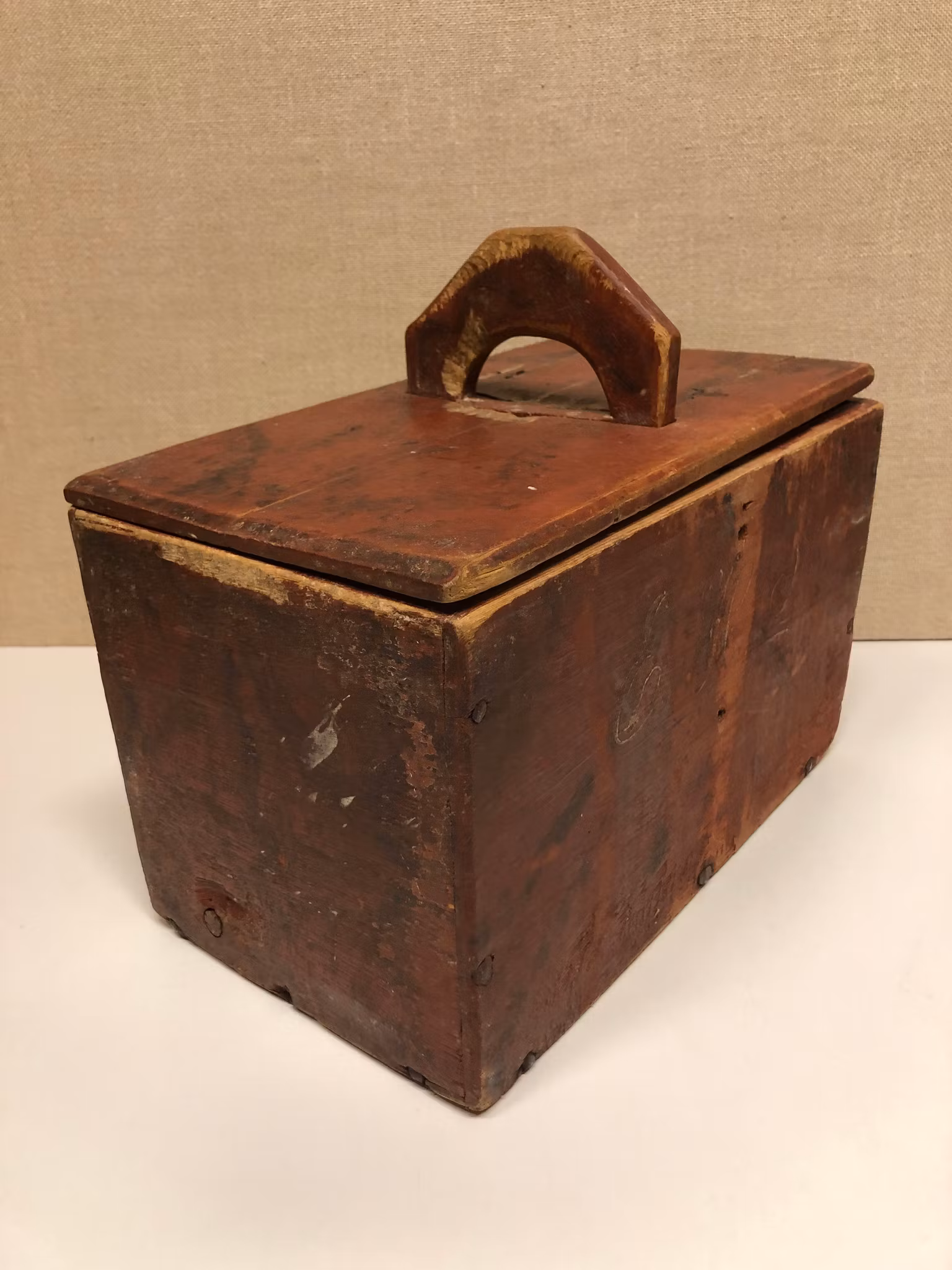 MJÖLBINGE, bemålad furu, allmoge, daterad 1871 1/5.