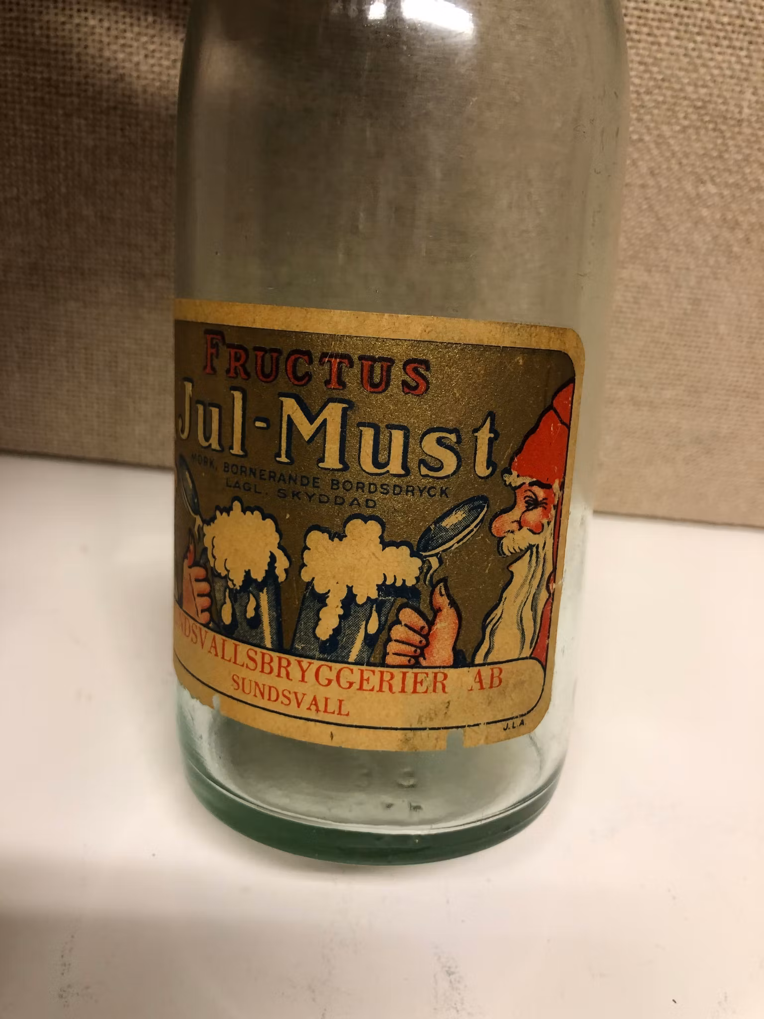 FLASKA, glas, "Fructus Julmust", Sundsvalls bryggerier AB, Sundsvall, 1900-tal.