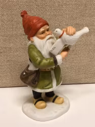 FIGURIN, porslin, "Tomte med duva", Jenny Nyström.