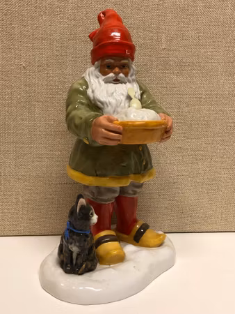 FIGURIN, porslin, "Tomte med gröt", Jenny Nyström.