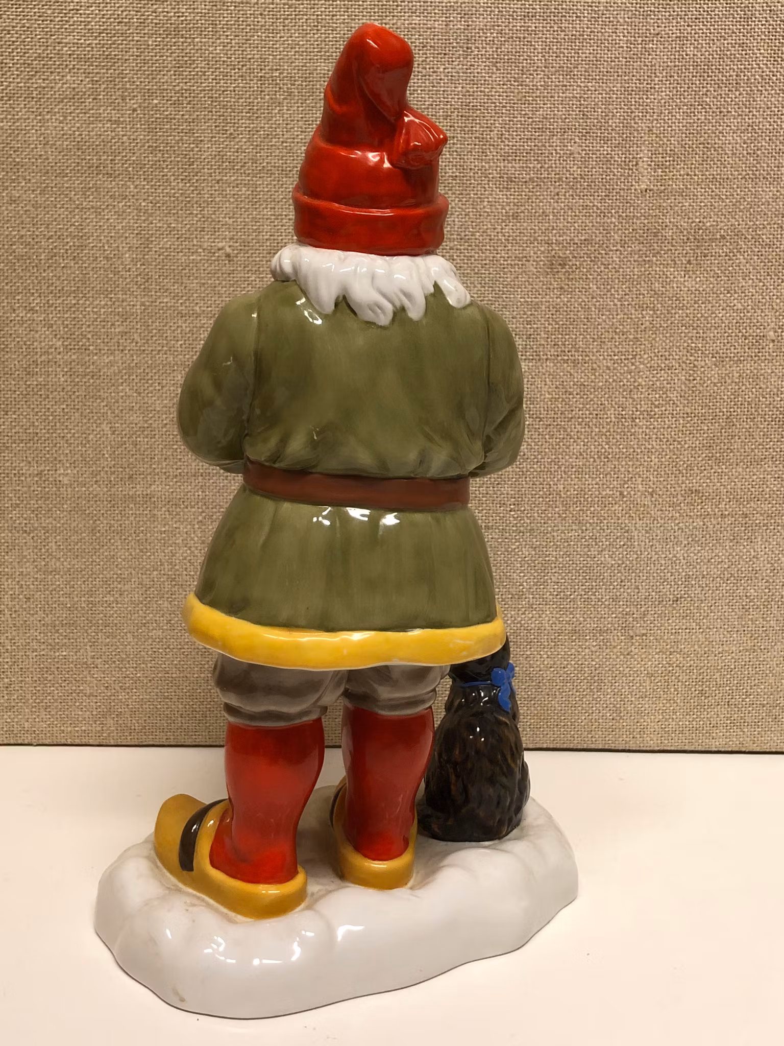 FIGURIN, porslin, "Tomte med gröt", Jenny Nyström.
