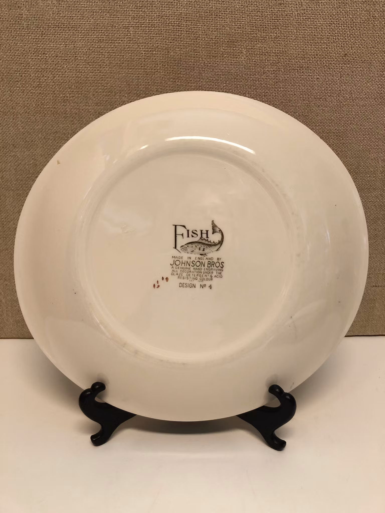 MATTALLRIK, porslin, "Fish", No. 4, Johnson Bros, England