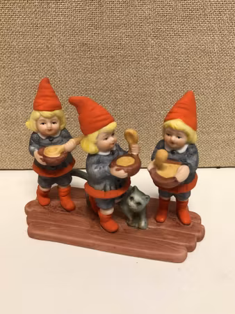 FIGURIN, porslin, "Tomtenissar", i originalkartong, Jenny Nyström.