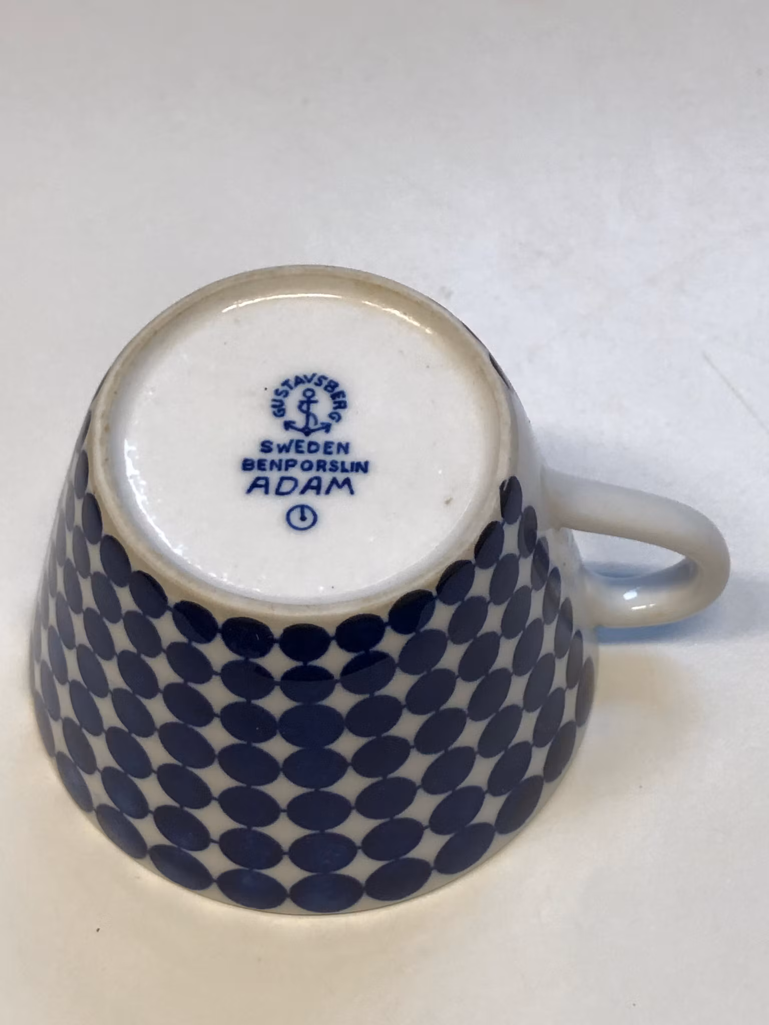 STIG LINDBERG. Kaffekopp, benporslin, "Adam", Gustavsberg.