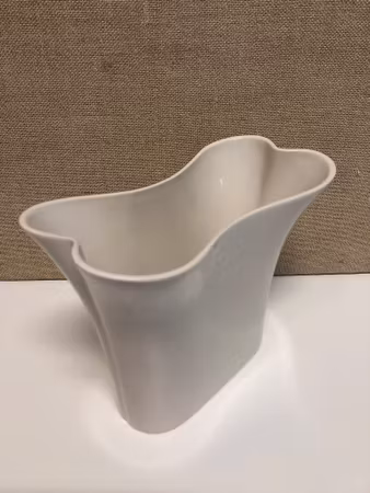 PIA RÖNNDAHL. Vas, porslin, Gustavsberg.