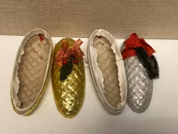 CHRISTMAS EGGS, 2 pcs. pappirmaché/foil, 1900s.