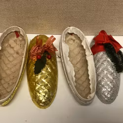 JULÄGG, 2 st. papp/folie, 1900-tal.