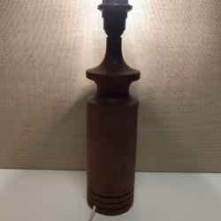 BORDSLAMPA, teak, 1950760-tal.