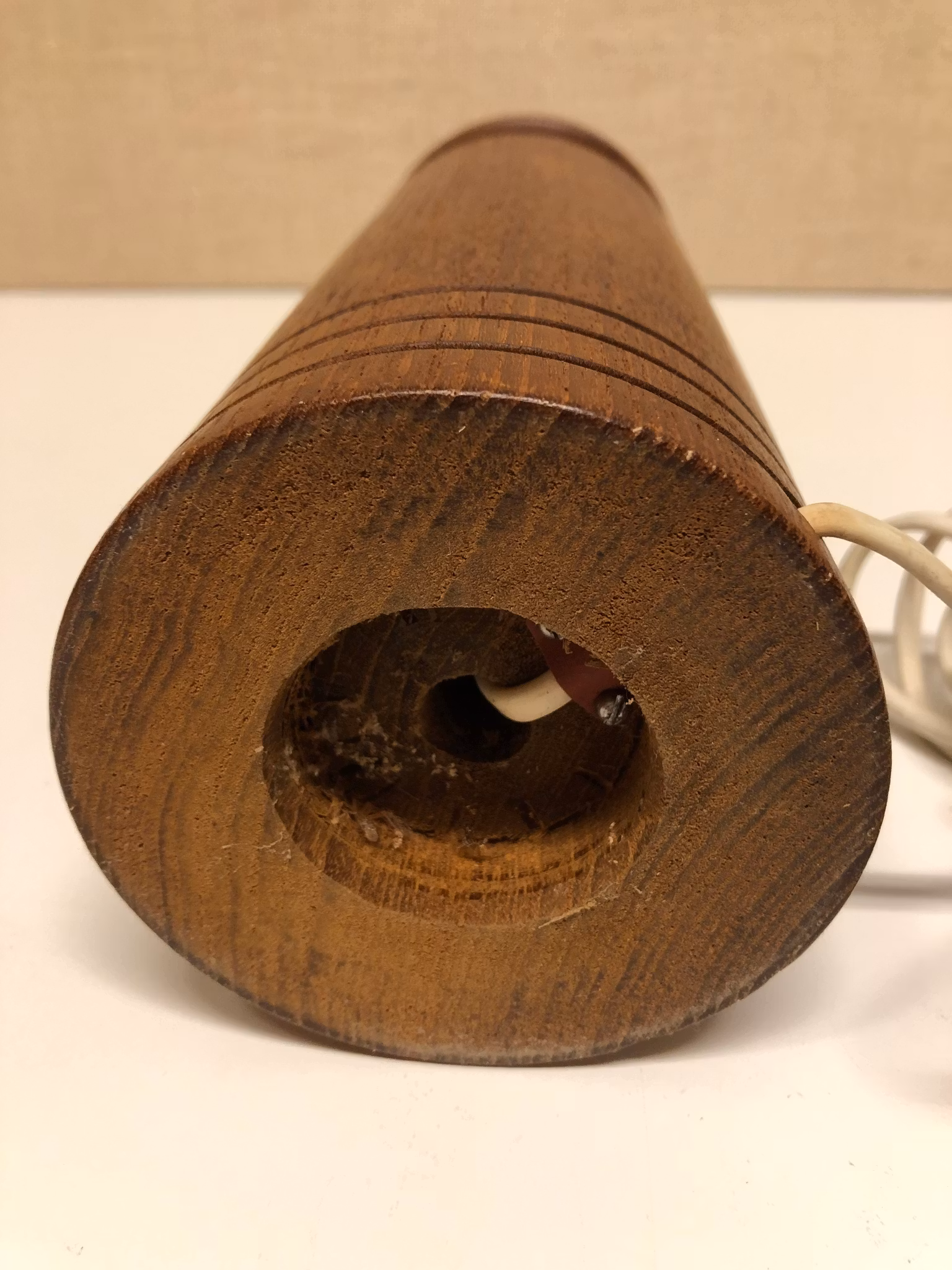 BORDSLAMPA, teak, 1950760-tal.
