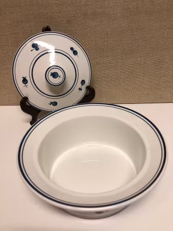 STIG LINDBERG. Karott med lock, flintgods, "Kanton, Gustavsberg.