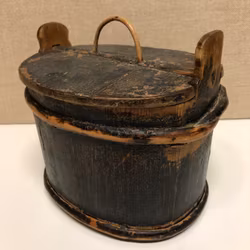 LAGGKÄRL, bemålad, daterad 1879.