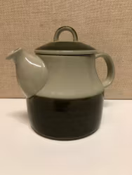 MARIANNE WESTMAN. Tekanna, stengods, "Maya", Rörstarnd, Sweden.