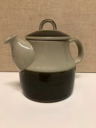 MARIANNE WESTMAN. Tekanna, stengods, "Maya", Rörstarnd, Sweden.