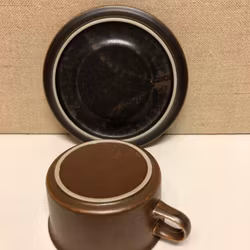 TEA CUP WITH SAUCER, stoneware "Ruska" Ulla Procopé, Arabia.