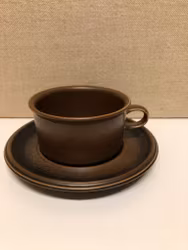 TEKOPP MED FAT, stengods "Ruska" Ulla Procopé, Arabia.