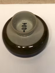 SKÅL PÅ FOT, keramik,"Elisabeth" Marianne Westman, Rörstrand.