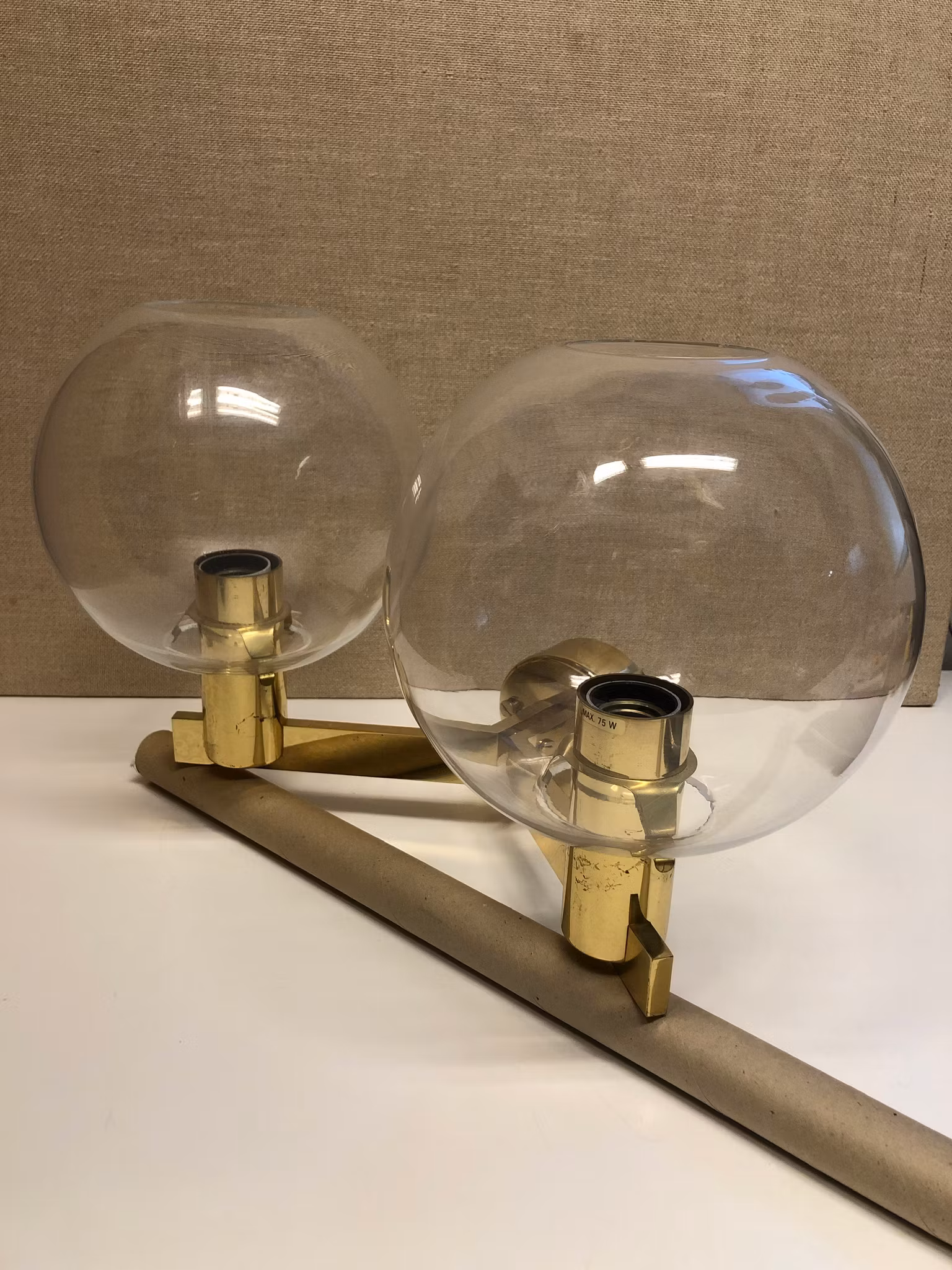 HANS-AGNE JAKOBSSON. Vägglampa, mässing/glas, Markaryd, Sweden.