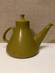 STIG LINDBERG. Tekanna, flintporslin, "Siam", Gustavsberg.