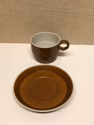 STIG LINDBERG. Tekopp med fat, keramik, "Coq", Gustavsberg.