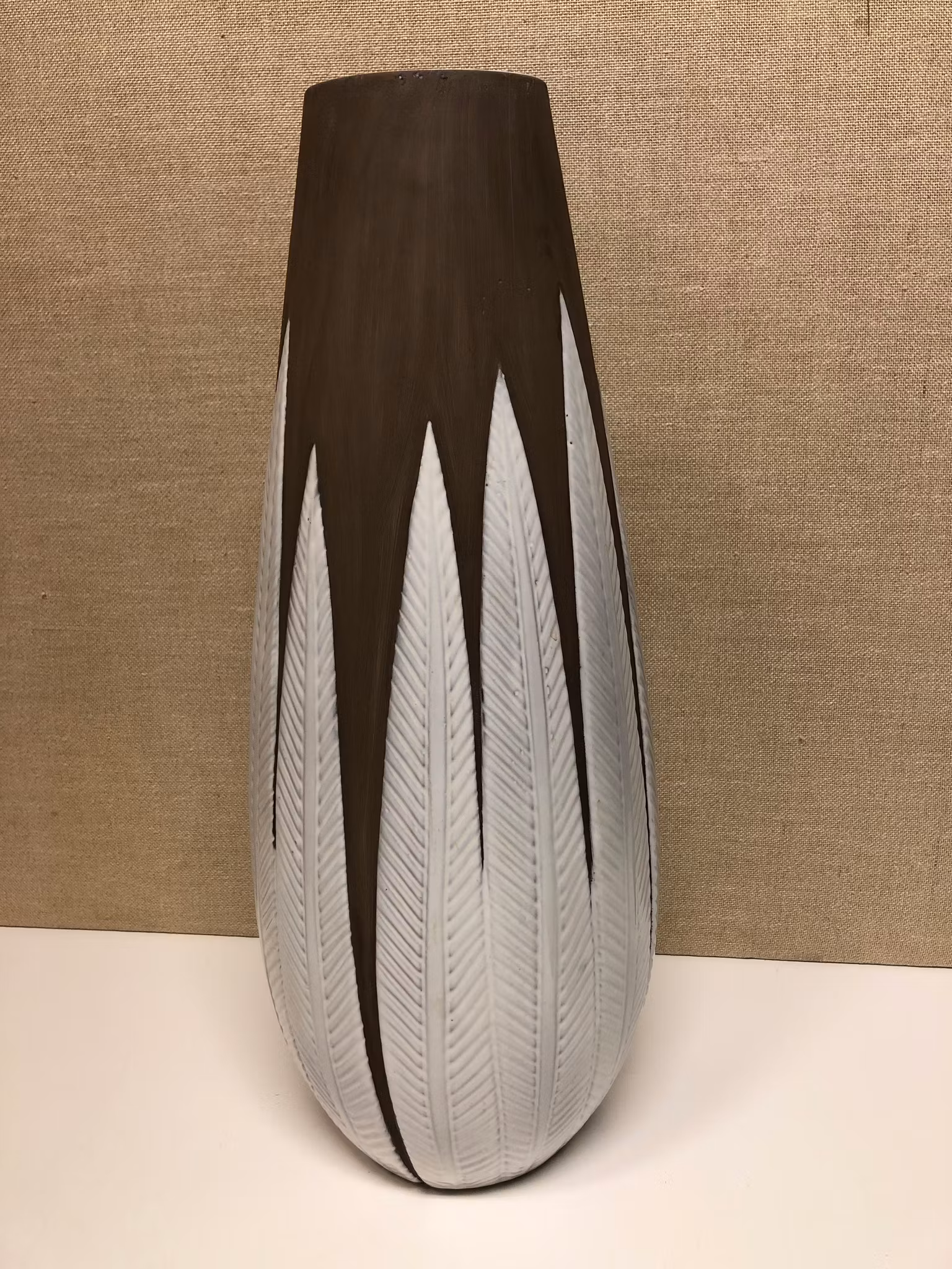 ANNA-LISA THOMSON. Golvvas, keramik, "Paprika", Uppsala Ekeby.