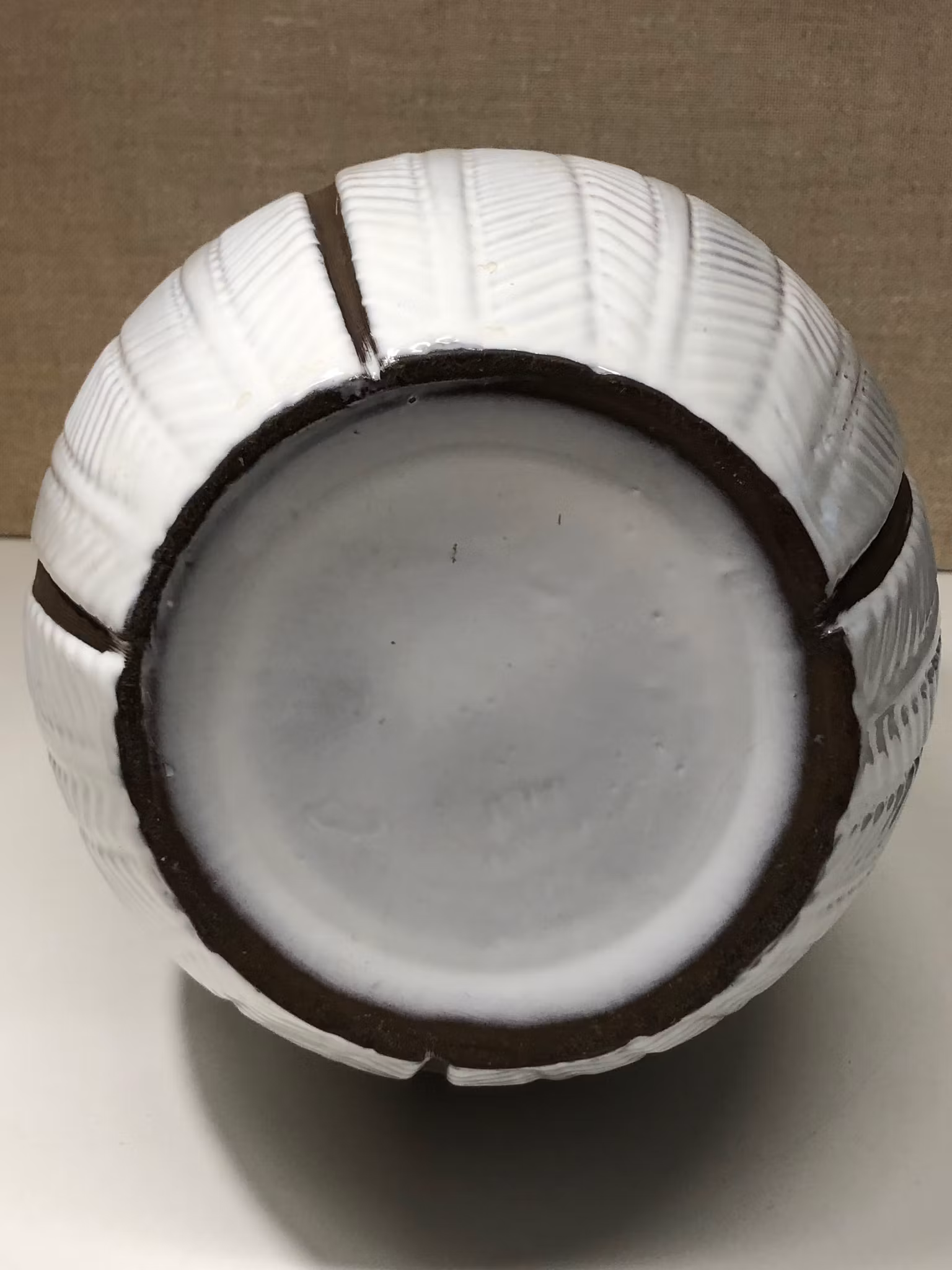 ANNA-LISA THOMSON. Golvvas, keramik, "Paprika", Uppsala Ekeby.