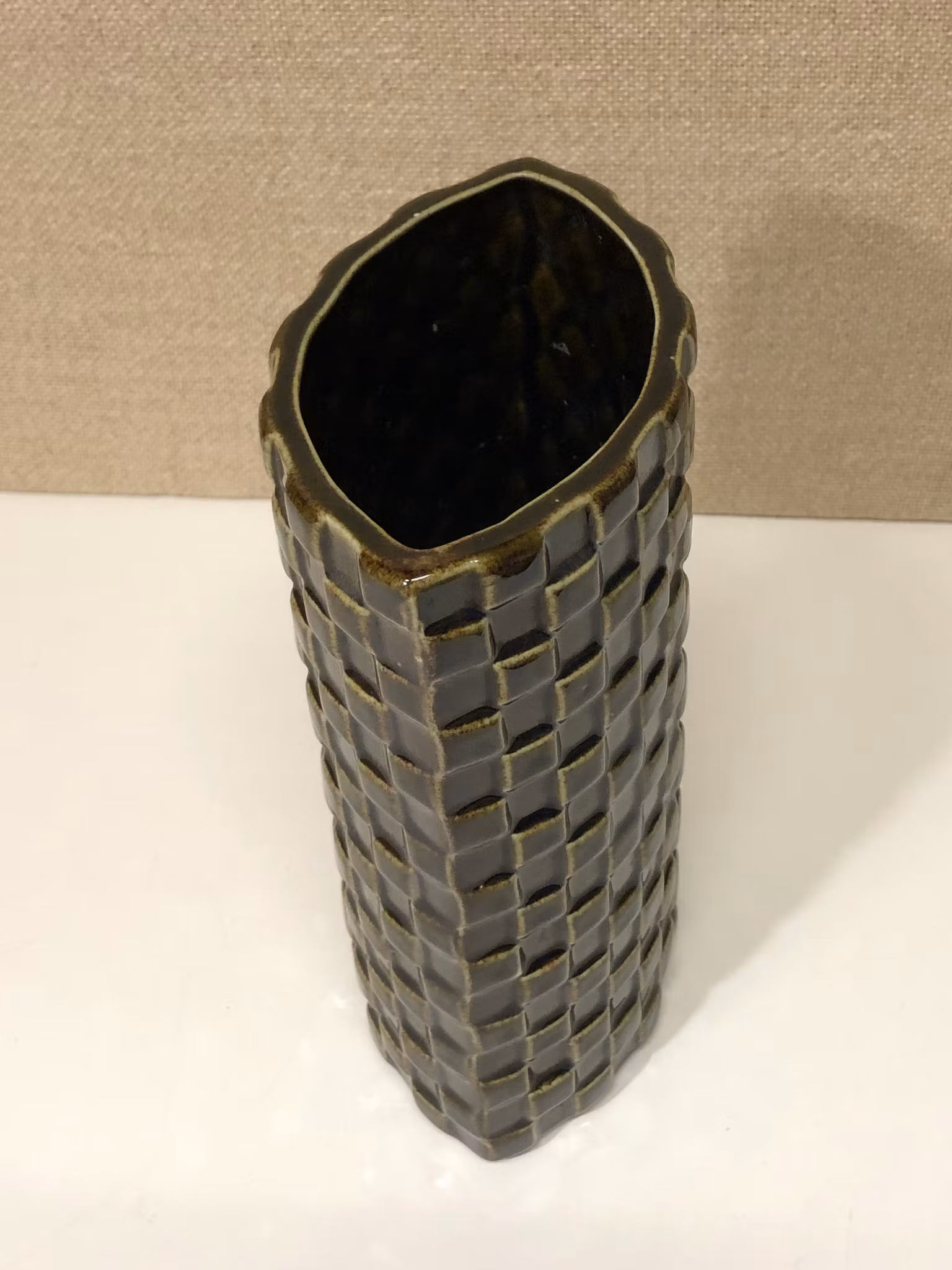 KAARINA AHO. Vas, keramik, "Harelkin", Arabia, Finland.