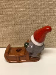 ROLF BERG. Ljusstake, keramik,"Tomte med släde", Torshälla.