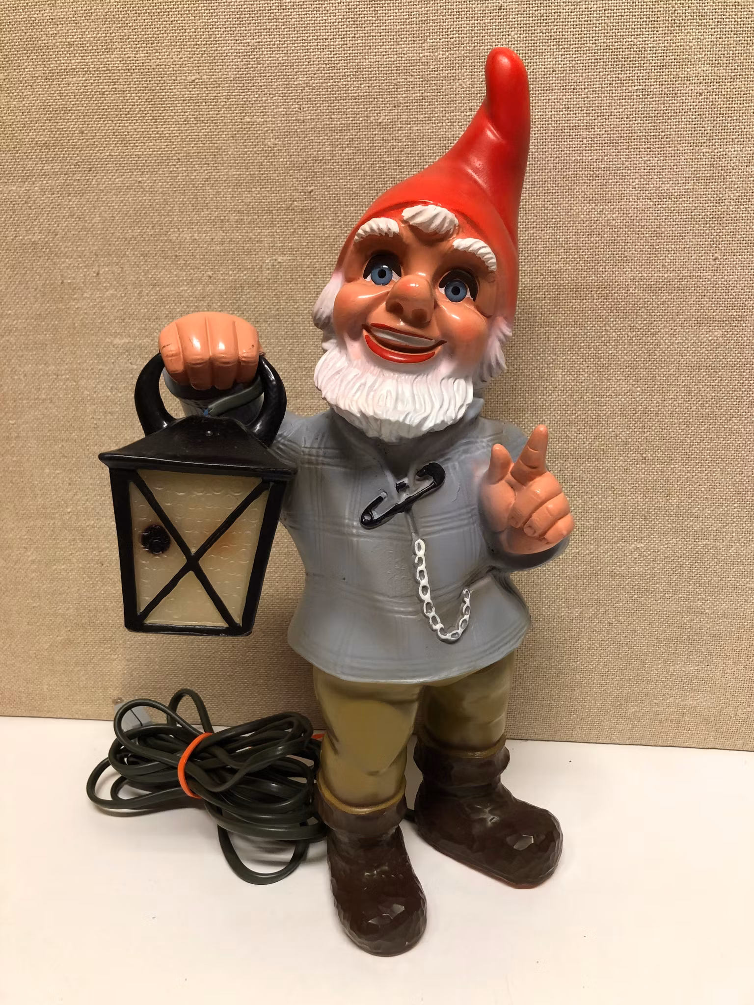 TOMTE MED LYKTA, gummi/plast, Zeho, 1900-talets andra hälft.