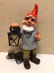 TOMTE MED LYKTA, gummi/plast, Zeho, 1900-talets andra hälft.