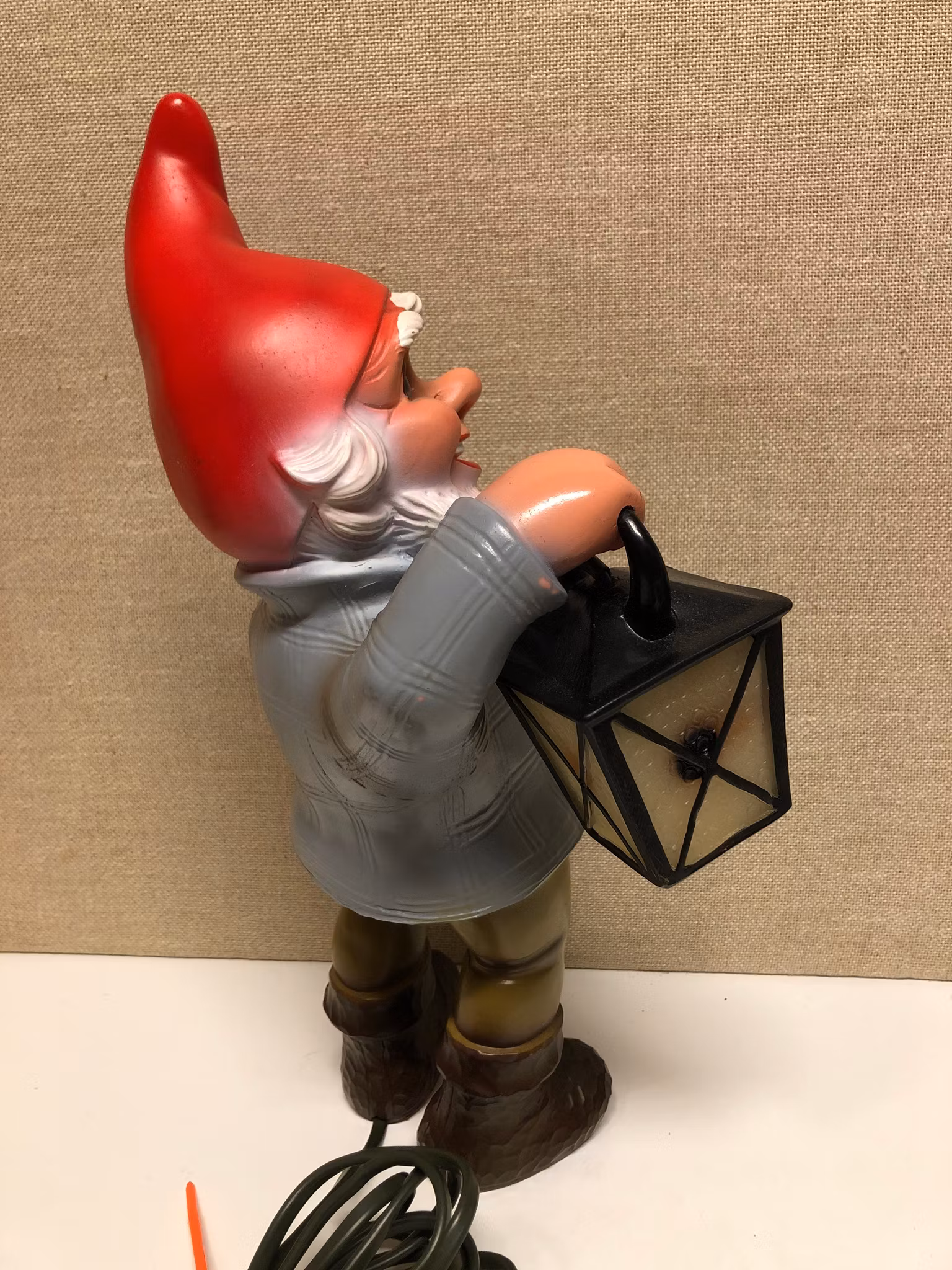 TOMTE MED LYKTA, gummi/plast, Zeho, 1900-talets andra hälft.