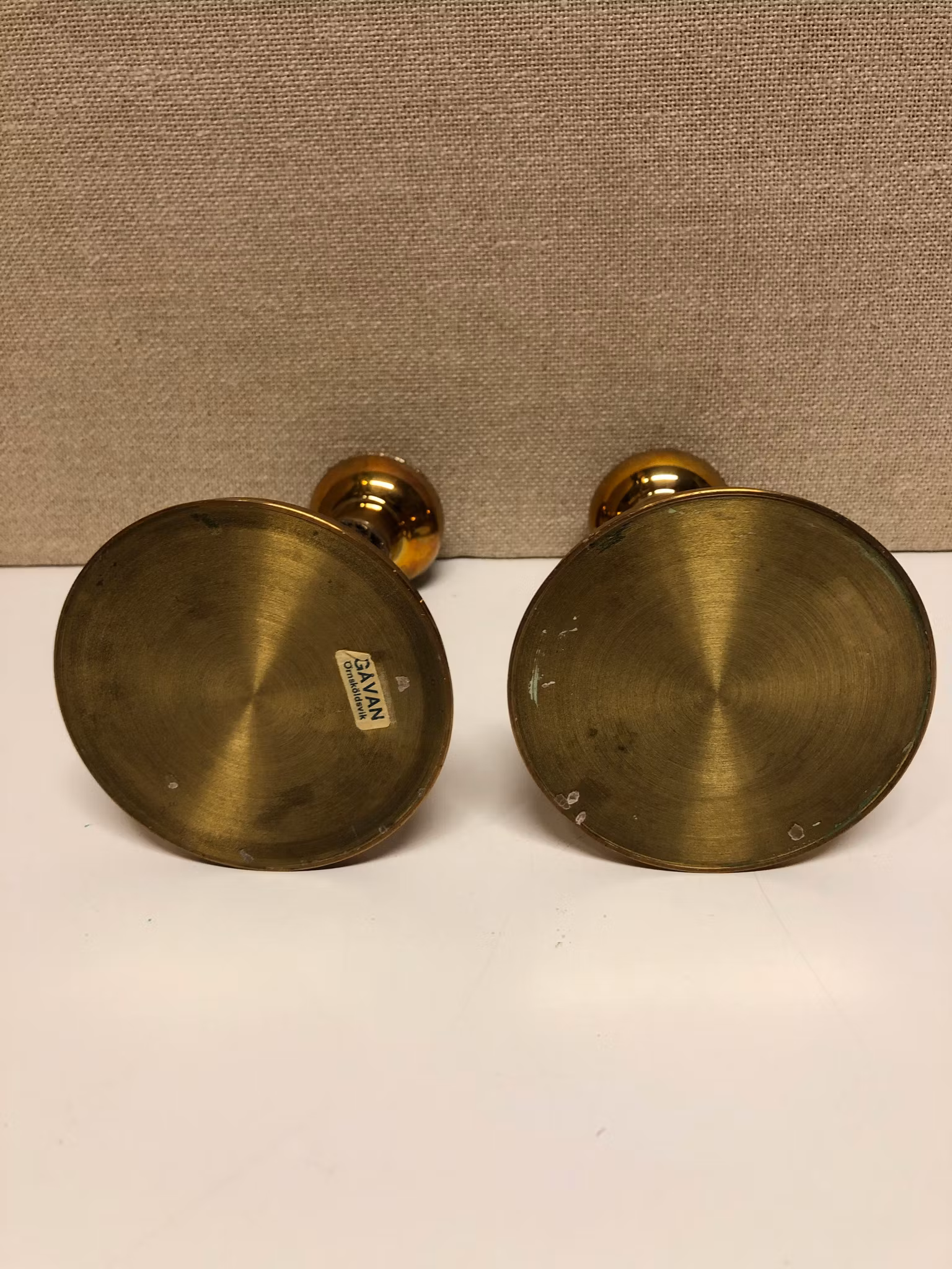 PENTTI SARPANEVA. Ljusstakar, ett par, mässing.