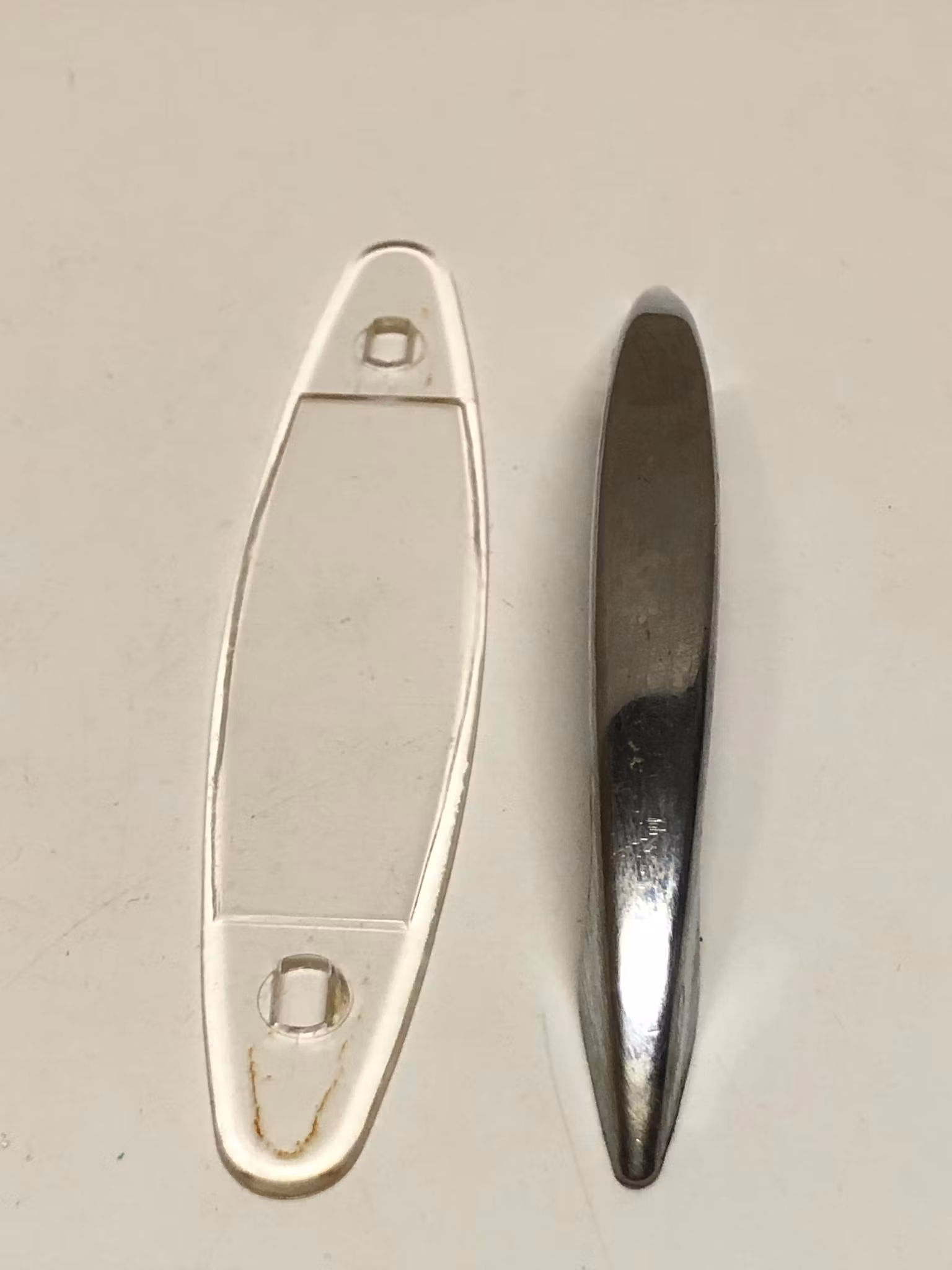 BESLAG, metall/plast, Stil 555, HM, 1900- tredje kvartal.