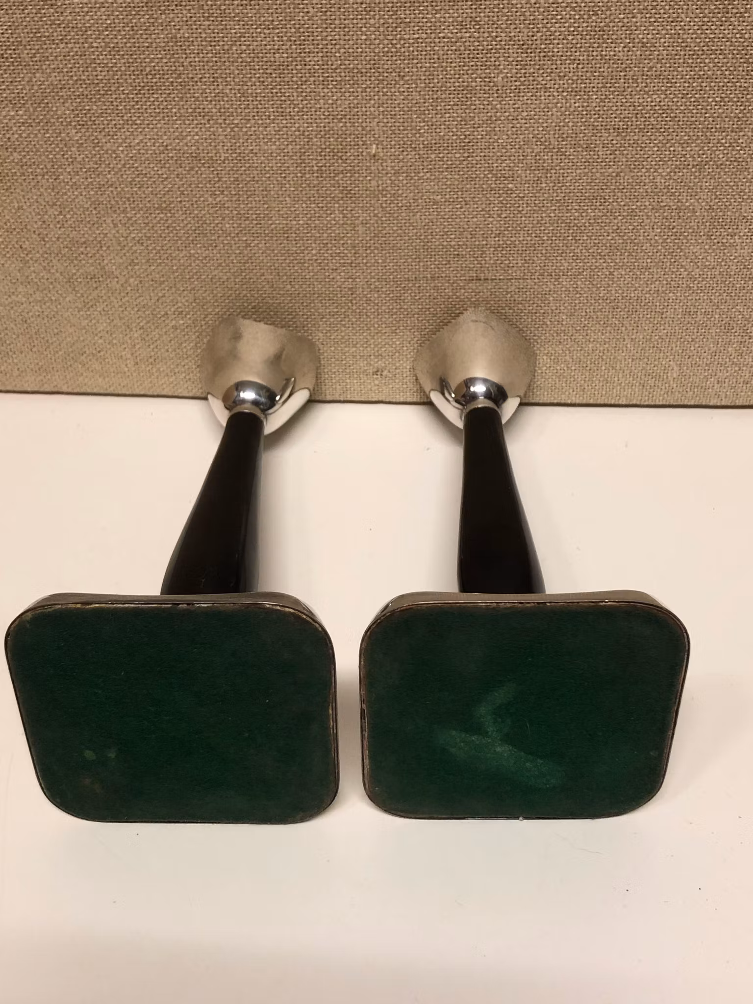 LJUSSTAKAR, ett par, Bakelit/nysilver, H.O. Hansens Sølvsmedie, Danmark.