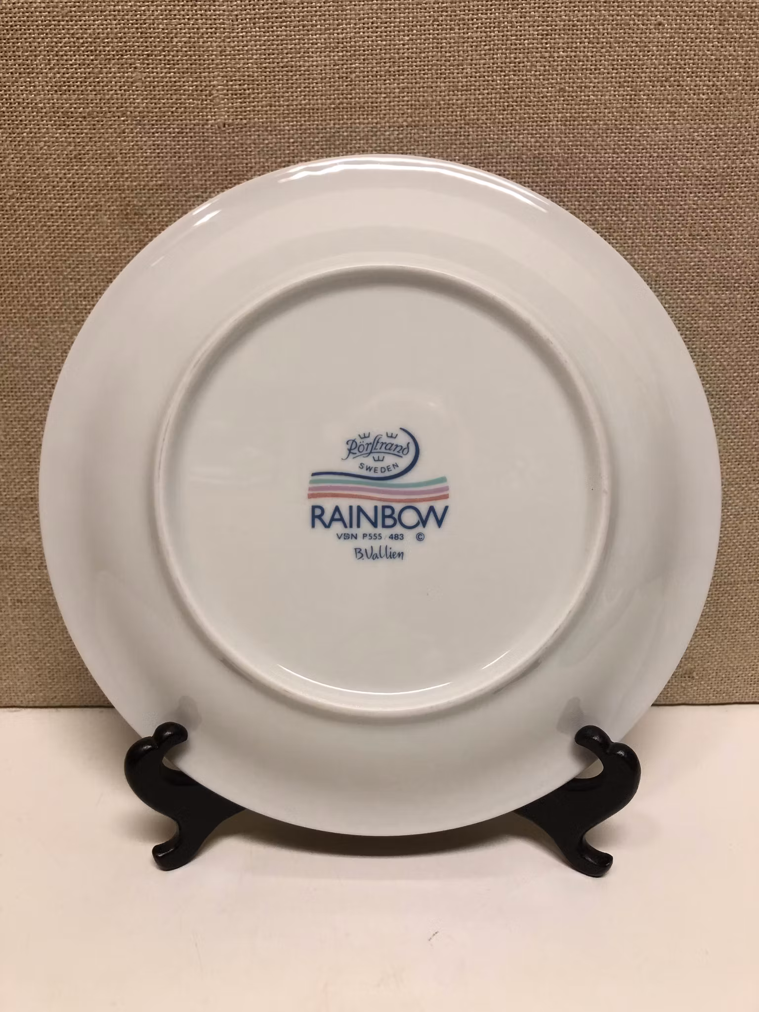 BERTIL VALLIEN. Assiett, porslin, "Rainbow", Rörstrand.
