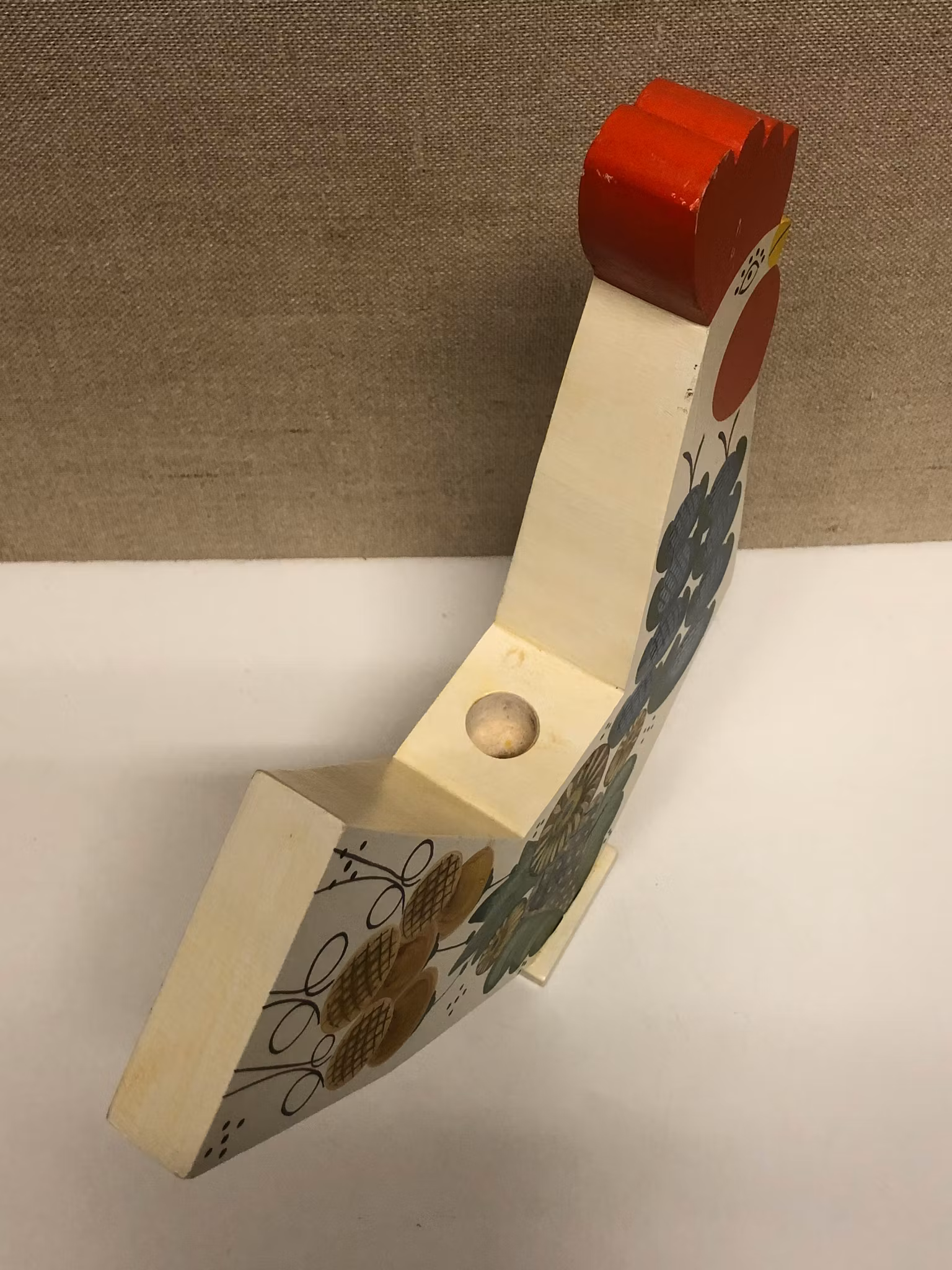 ANNA-B STOR MATSPERS. Ljusstake, trä,"Dalatupp", Insjön.