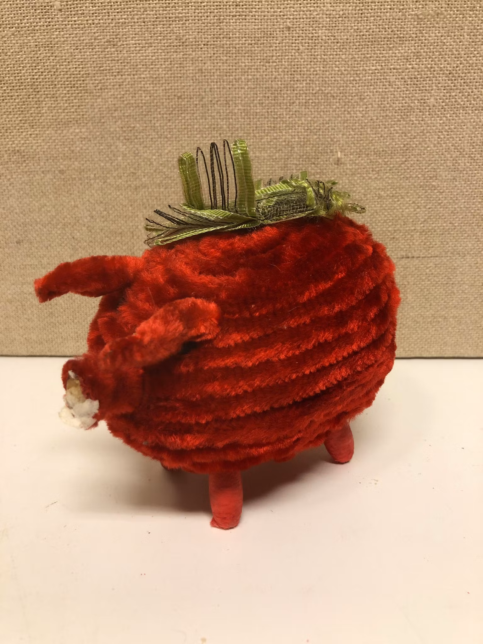 JULGRIS, kartong/piprensare, 1900-talets första hälft.