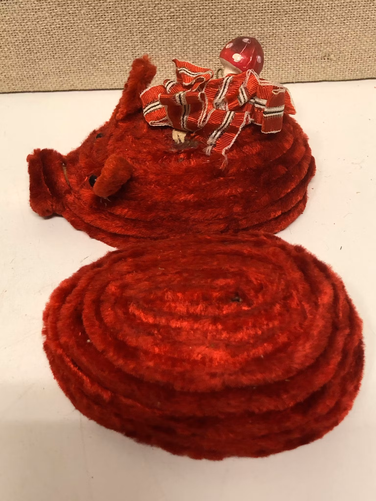 JULGRIS, kartong/piprensare, 1900-talets första hälft.