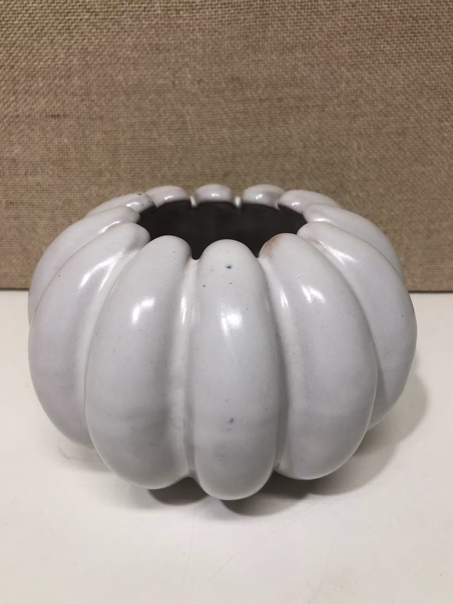 ANNA-LISA THOMSON. Klyftvas, keramik, Uppsala-Ekeby, 1950-tal.